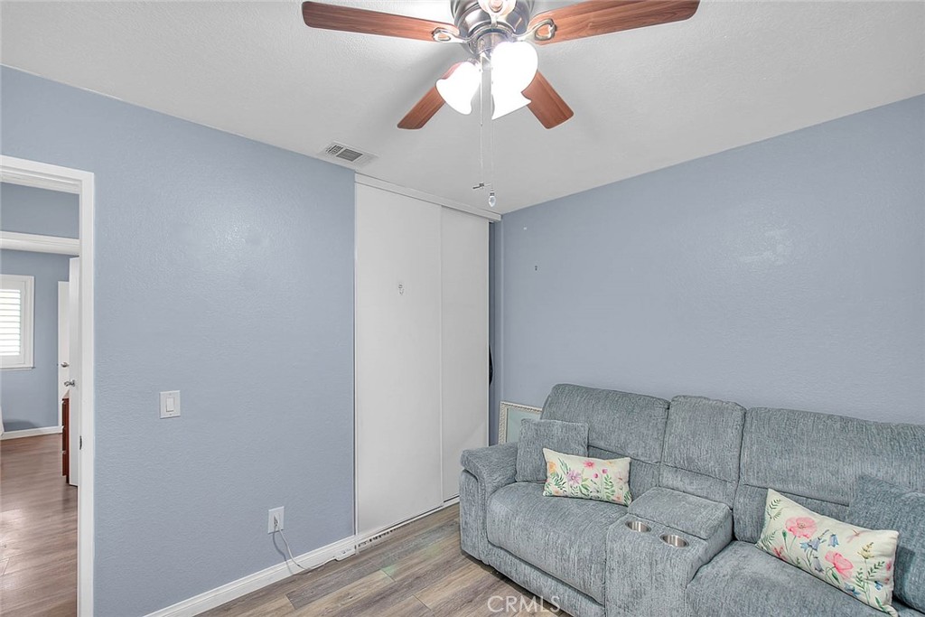 556 S Iris Avenue Property Photo 24