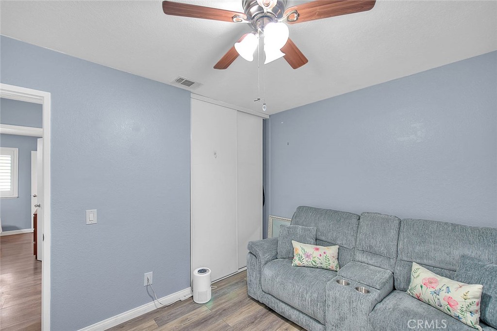 556 S Iris Avenue Property Photo 25