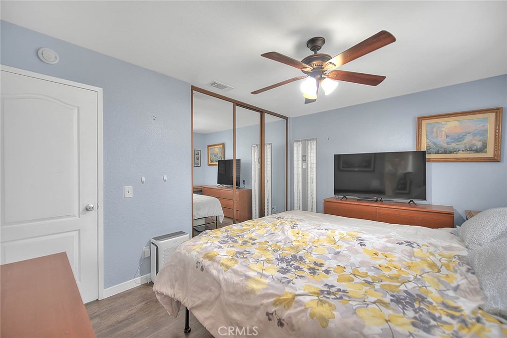 556 S Iris Avenue Property Photo 28