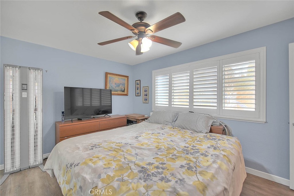 556 S Iris Avenue Property Photo 29