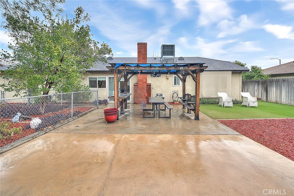 556 S Iris Avenue Property Photo 35
