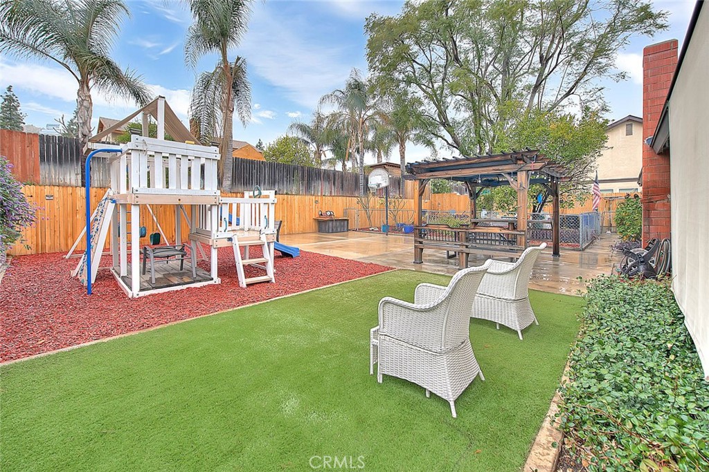 556 S Iris Avenue Property Photo 42