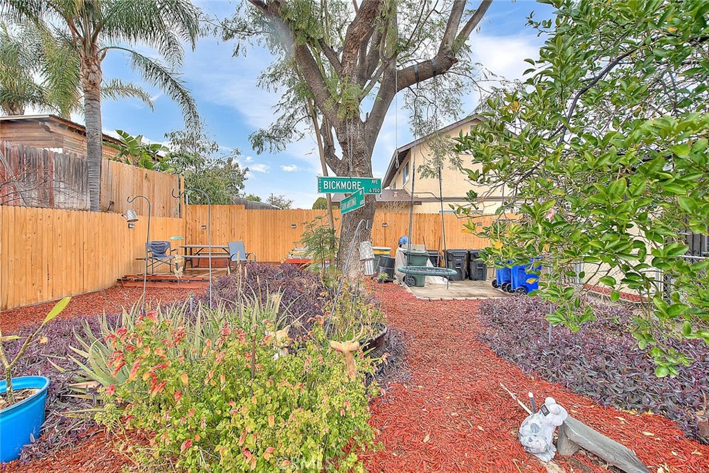 556 S Iris Avenue Property Photo 46