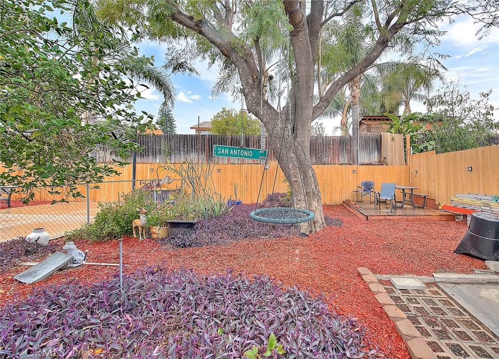 556 S Iris Avenue Property Photo 48