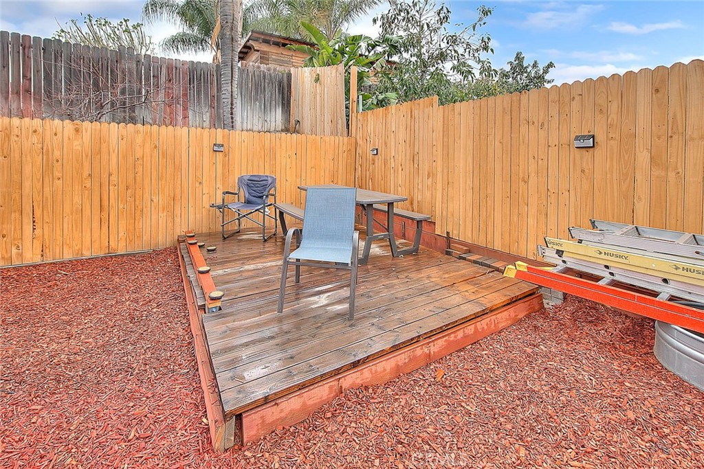556 S Iris Avenue Property Photo 49