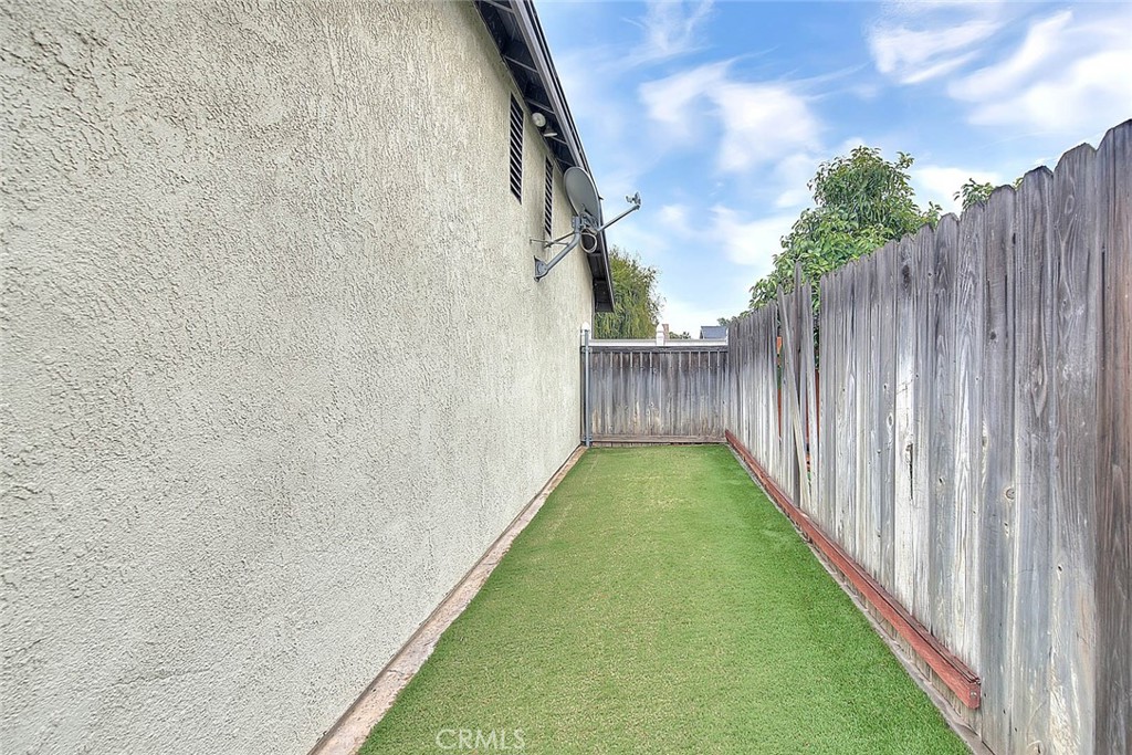 556 S Iris Avenue Property Photo 51