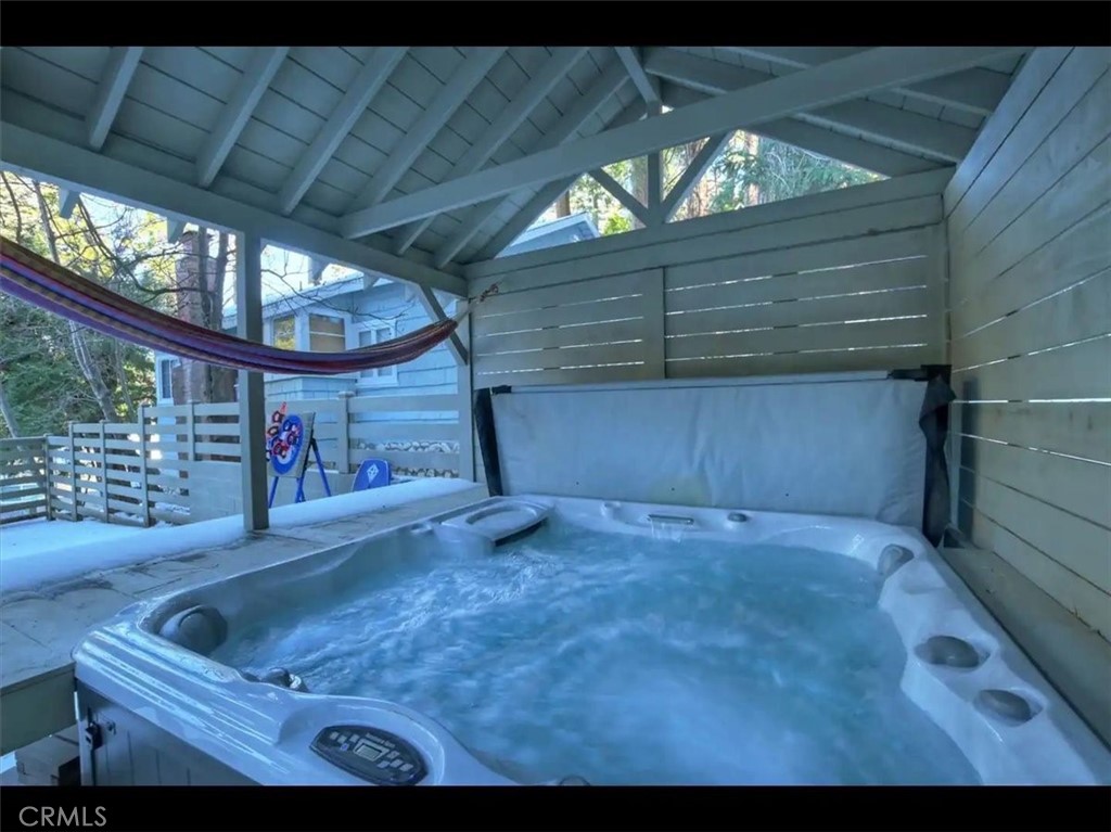 855 Lake Drive Property Photo 3