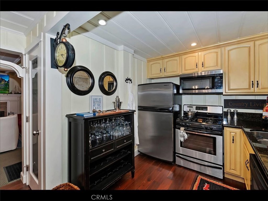 855 Lake Drive Property Photo 19
