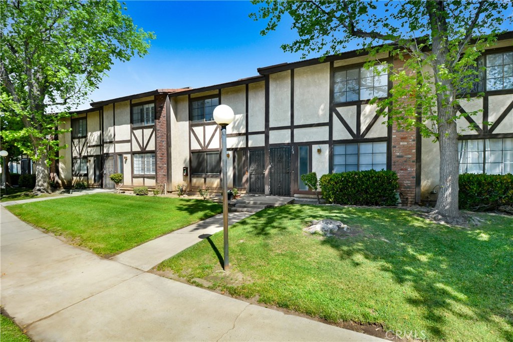 166 E Merrill Avenue Property Photo 4