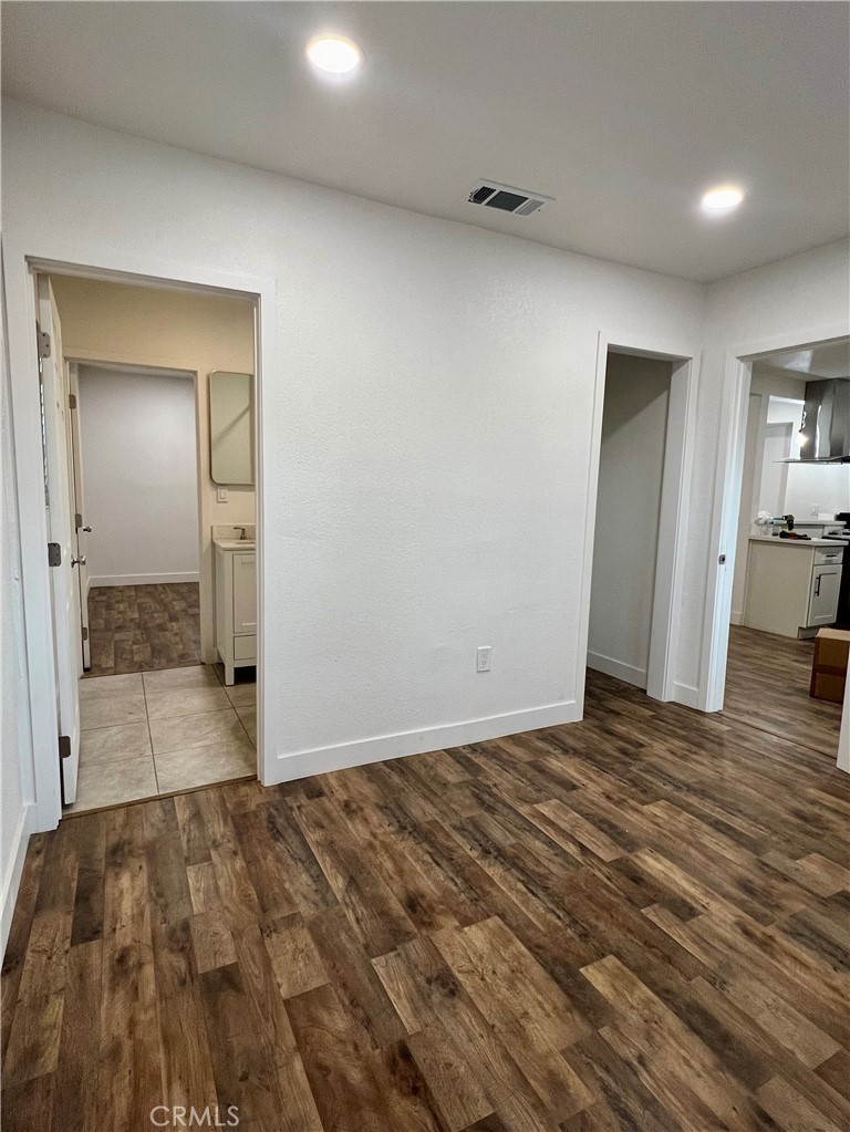 686 N Mountain View Avenue Property Photo 9