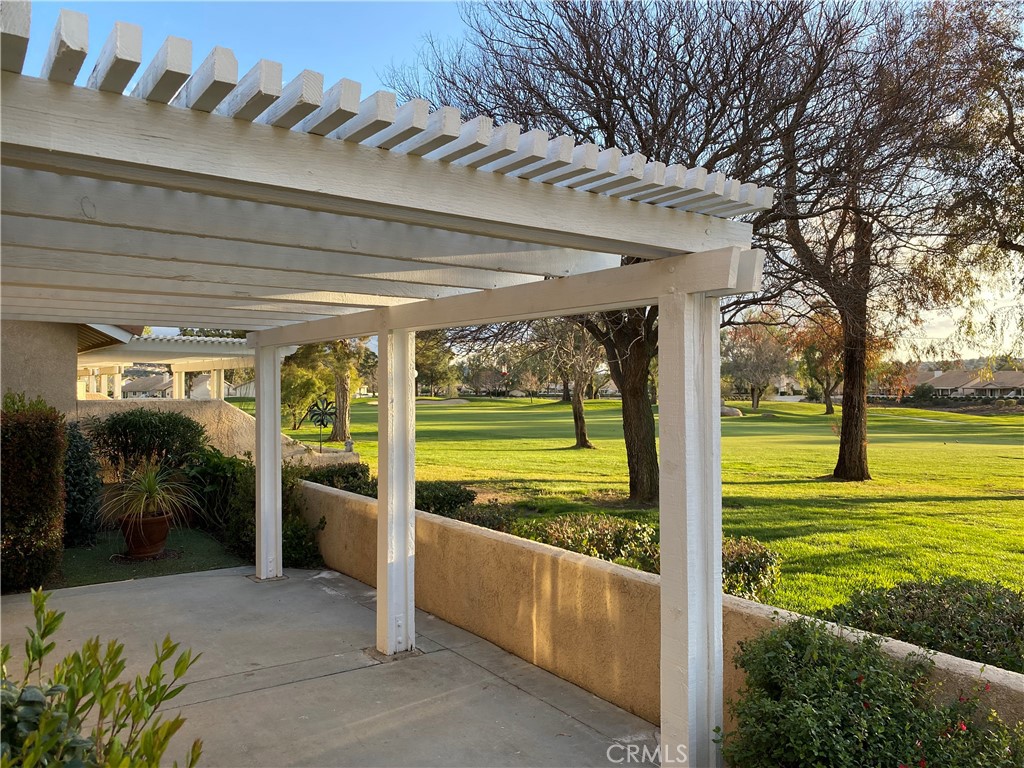 573 La Costa Drive Property Photo 3