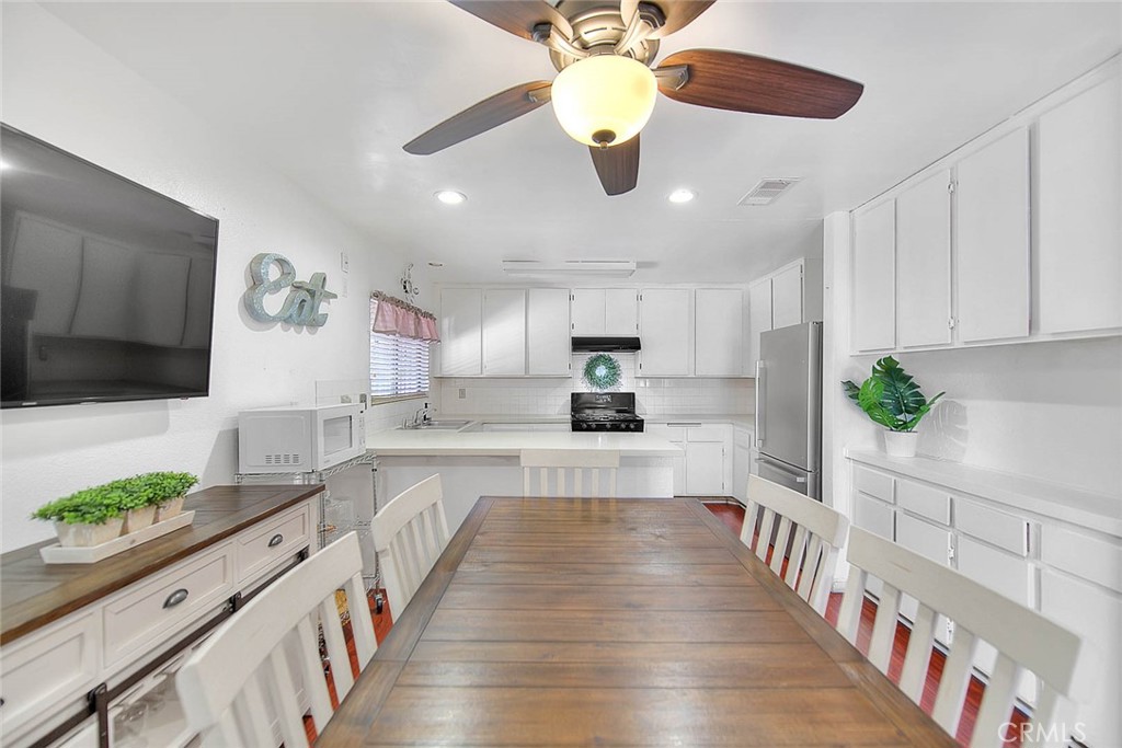 7980 Oleander Avenue Property Photo 14