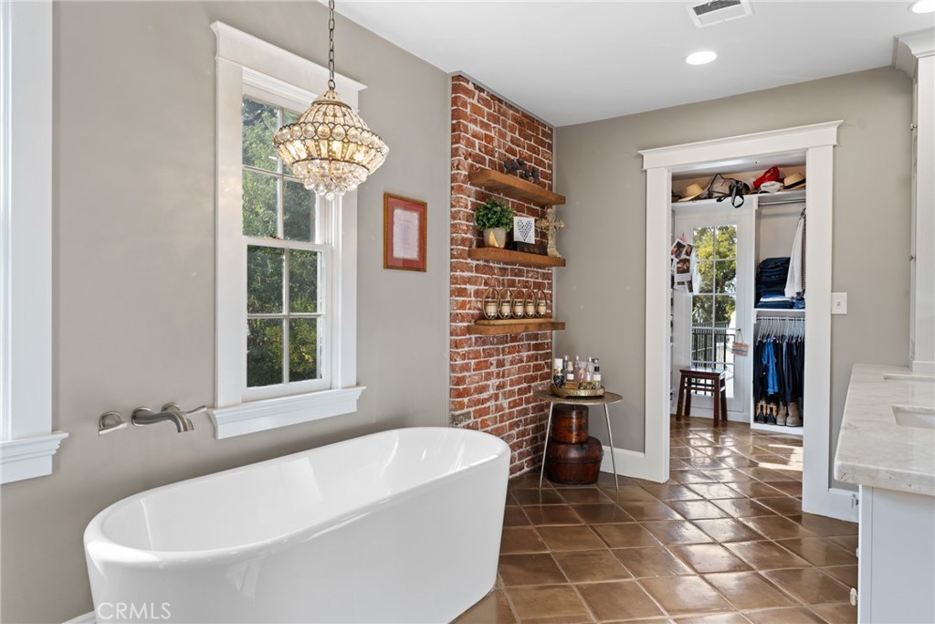 1205 W Highland Avenue Property Photo 27