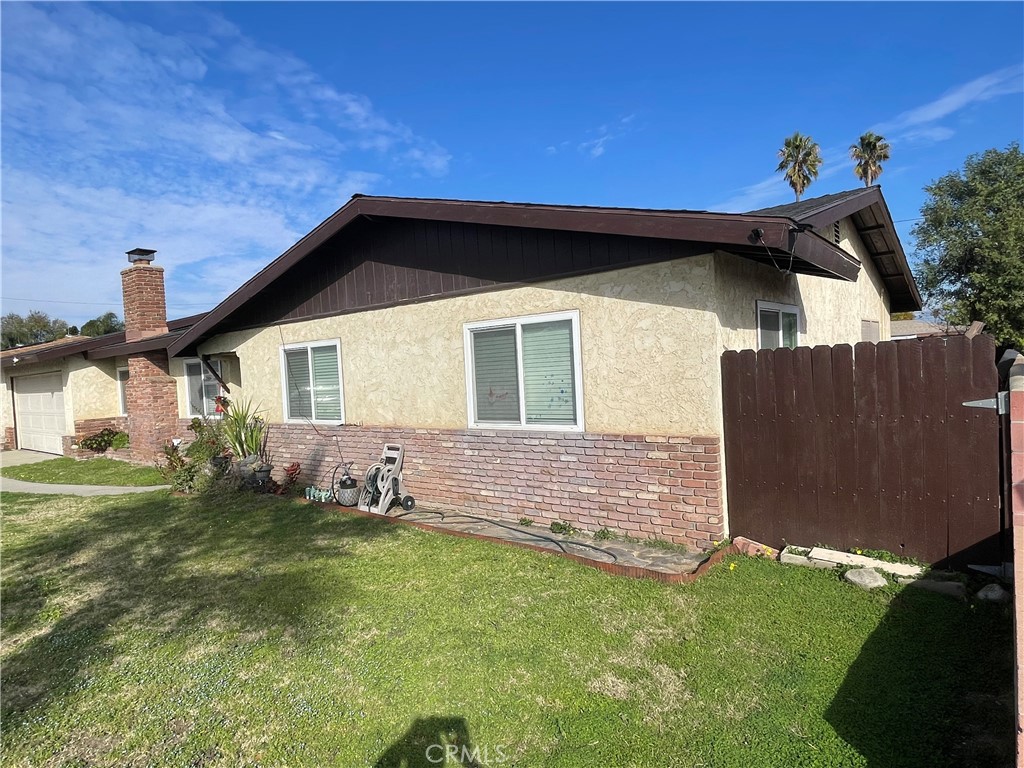 965 N Althea Avenue Property Photo 2