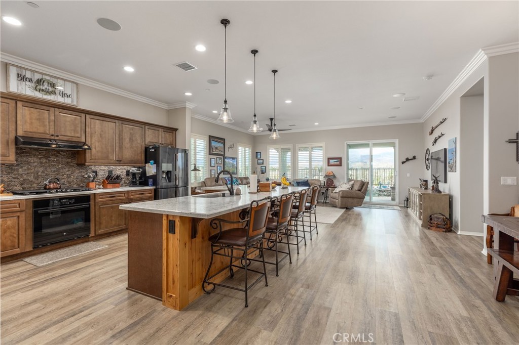 332 Mock Property Photo 2