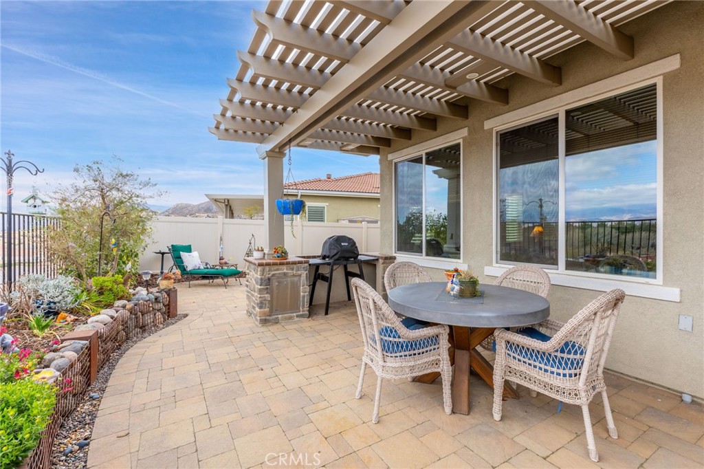 332 Mock Property Photo 23