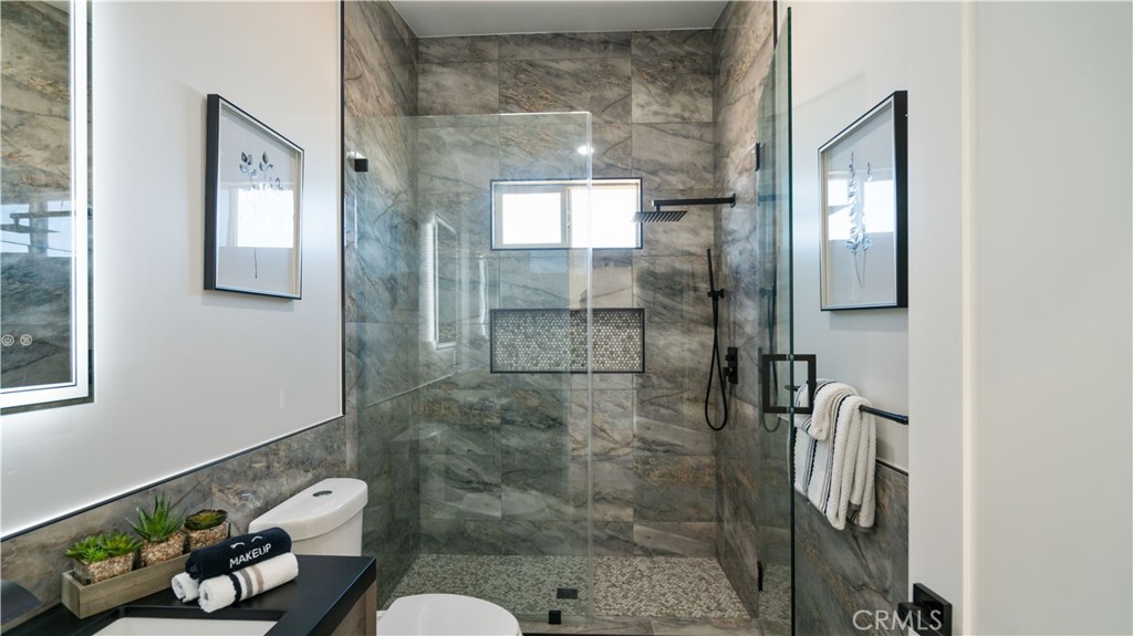 1175 Center Avenue Property Photo 37