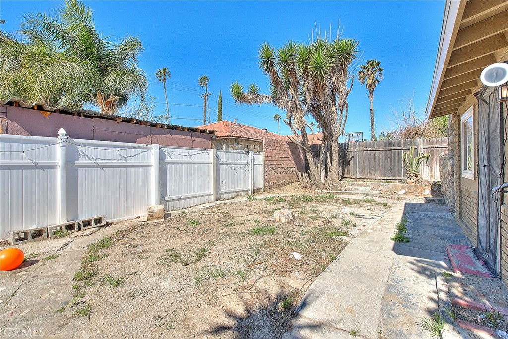9279 Mango Avenue Property Photo 36