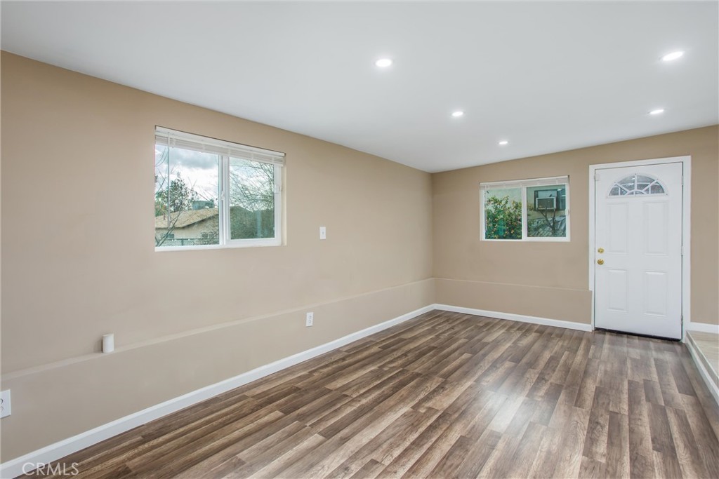 2447 Victoria Street Property Photo 14