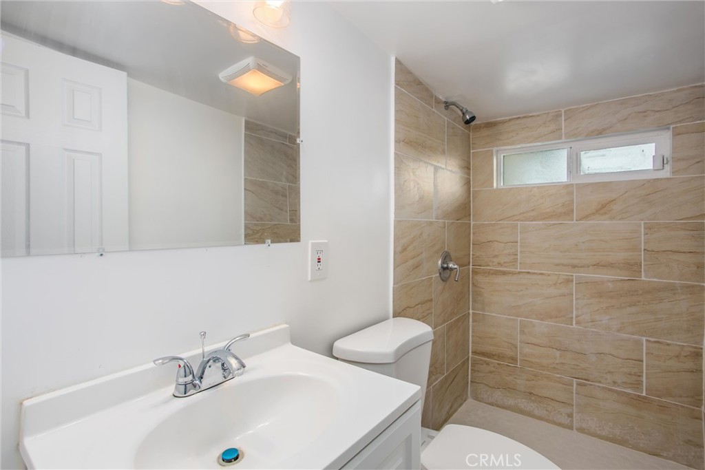 2447 Victoria Street Property Photo 17