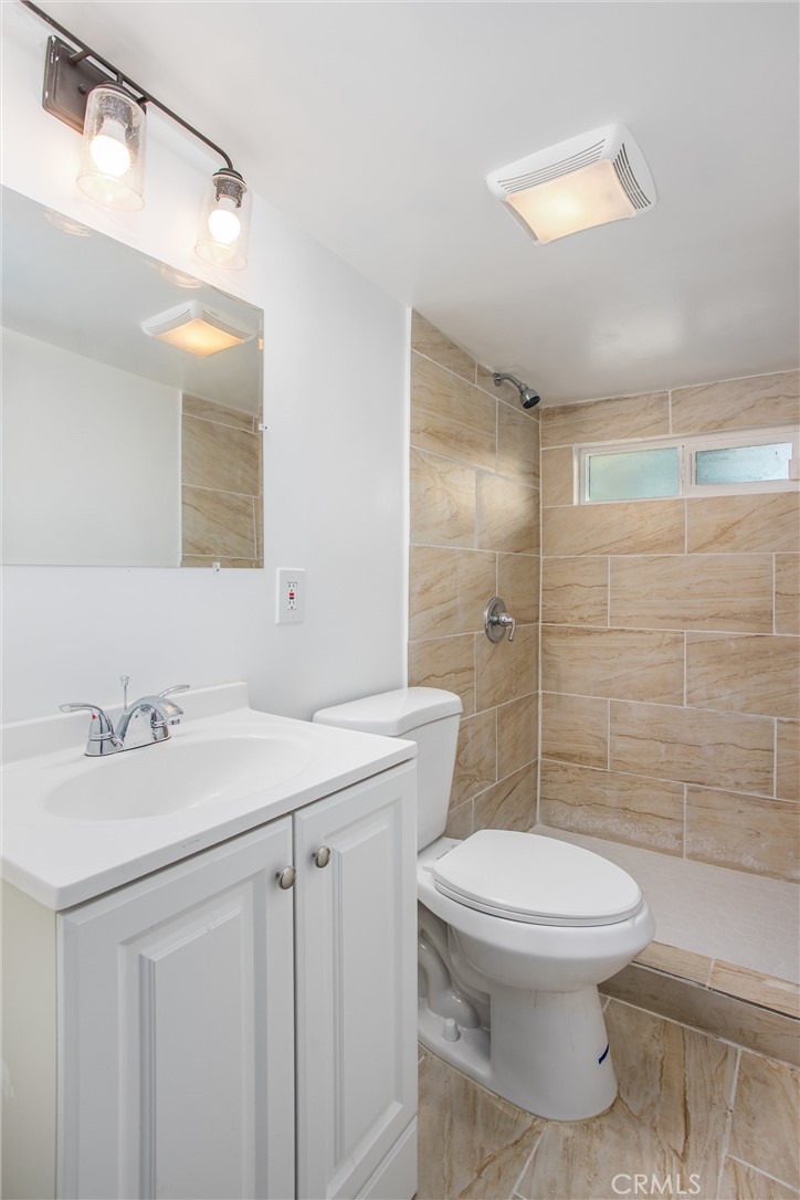 2447 Victoria Street Property Photo 18