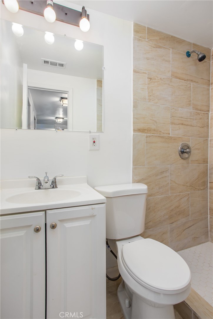 2447 Victoria Street Property Photo 22