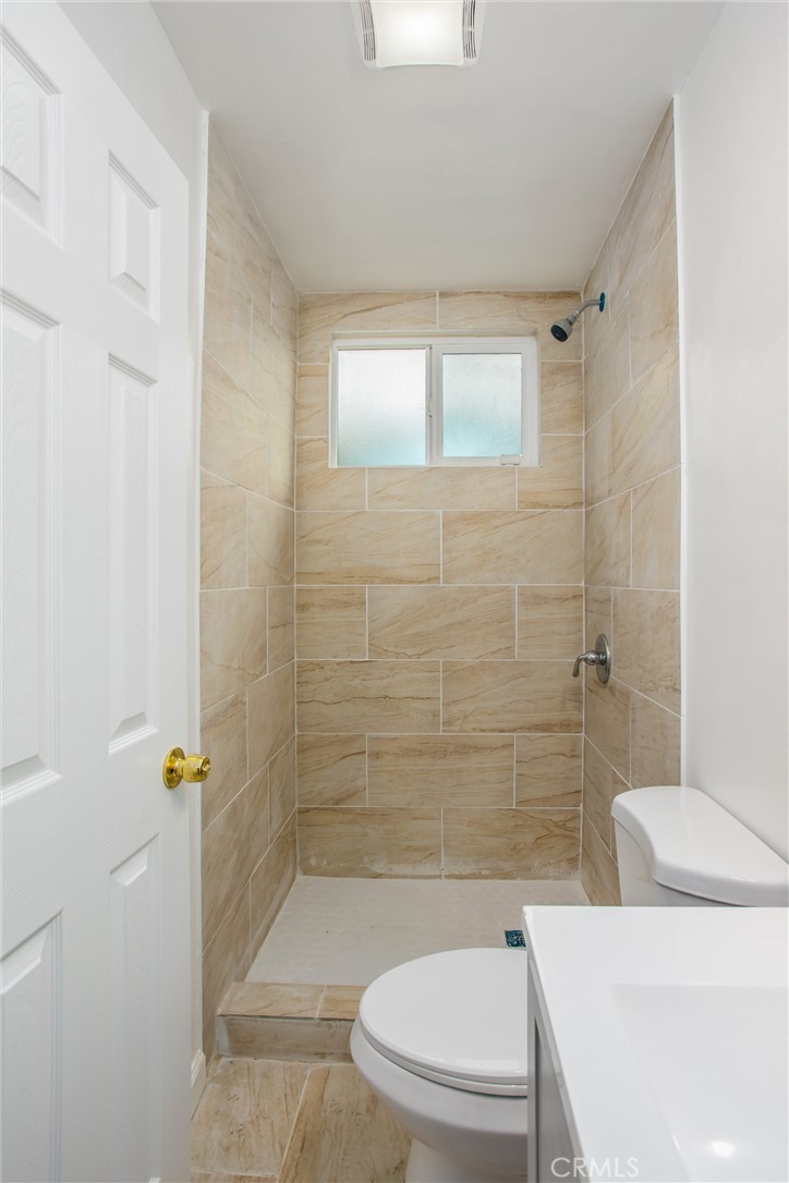 2447 Victoria Street Property Photo 31