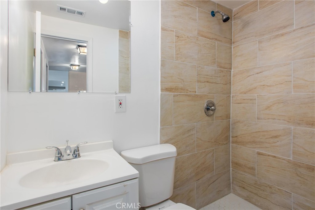 2447 Victoria Street Property Photo 37