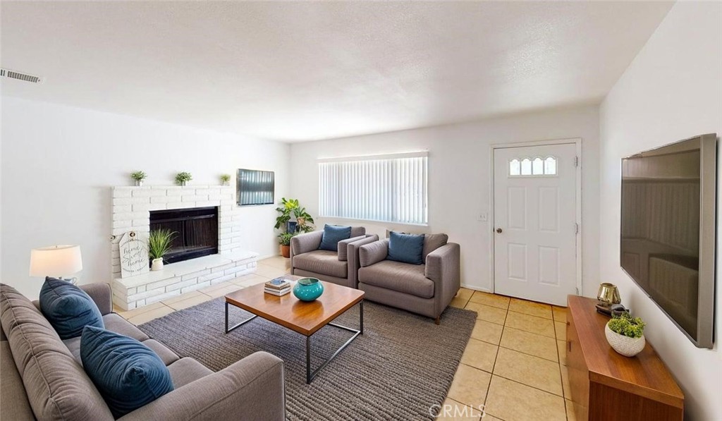 17916 Capri Street Property Photo 5