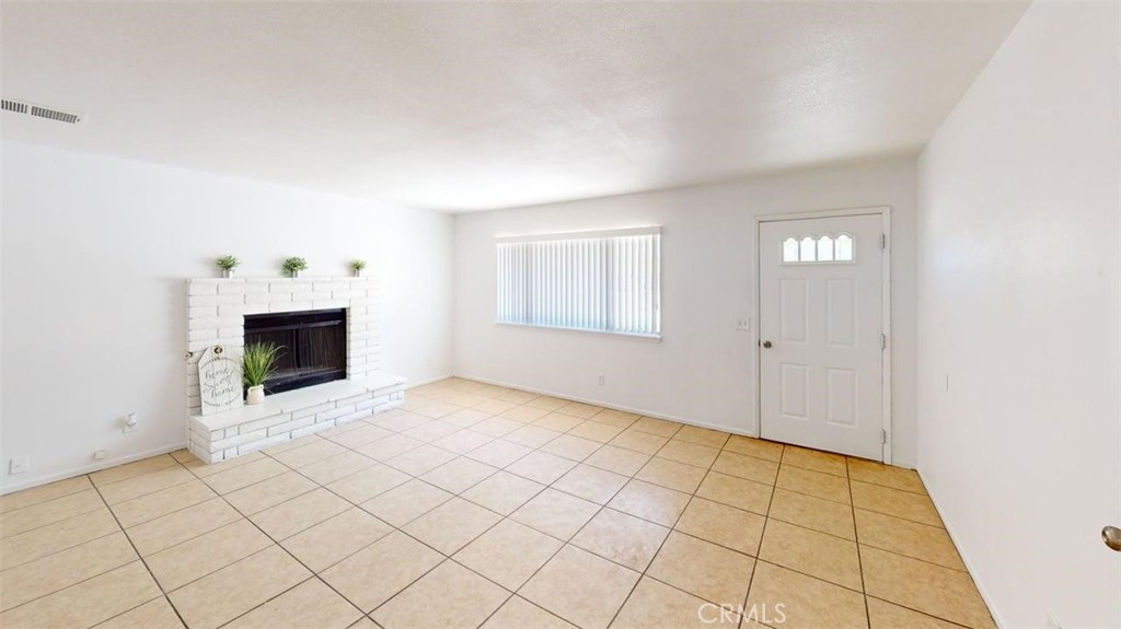 17916 Capri Street Property Photo 6