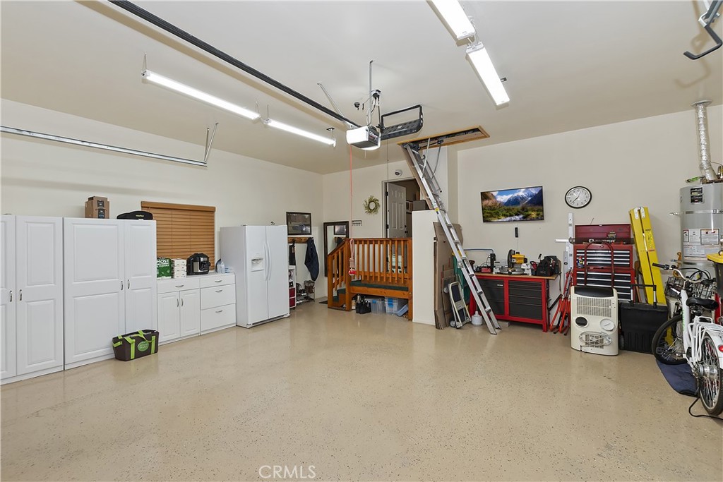 525 E Angeles Boulevard Property Photo 24