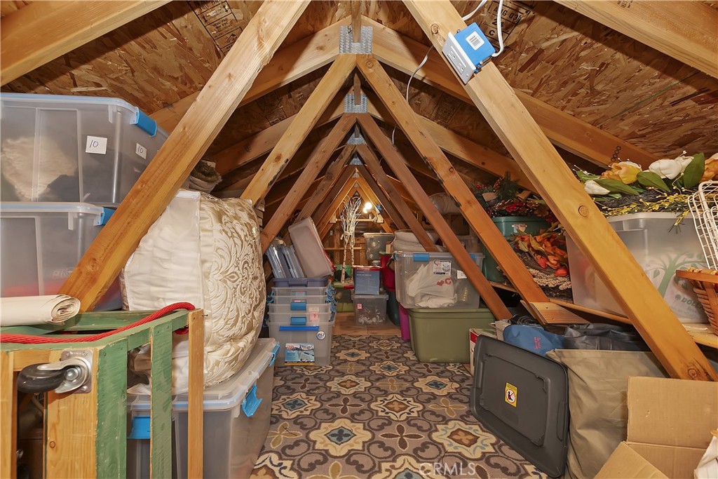 525 E Angeles Boulevard Property Photo 26