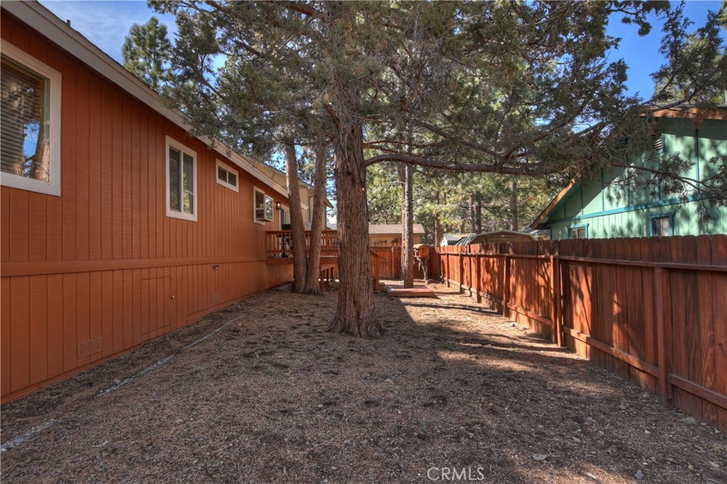525 E Angeles Boulevard Property Photo 31