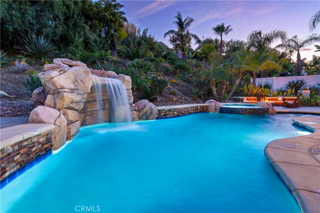 690 White Mountain Circle Property Photo