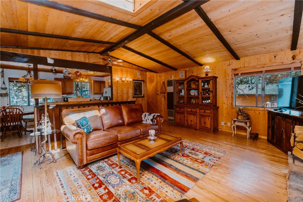 1971 Fern Lane Property Photo 4