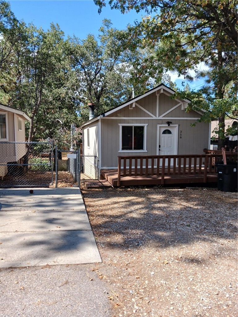 18 San Bernardino Avenue Property Photo 2
