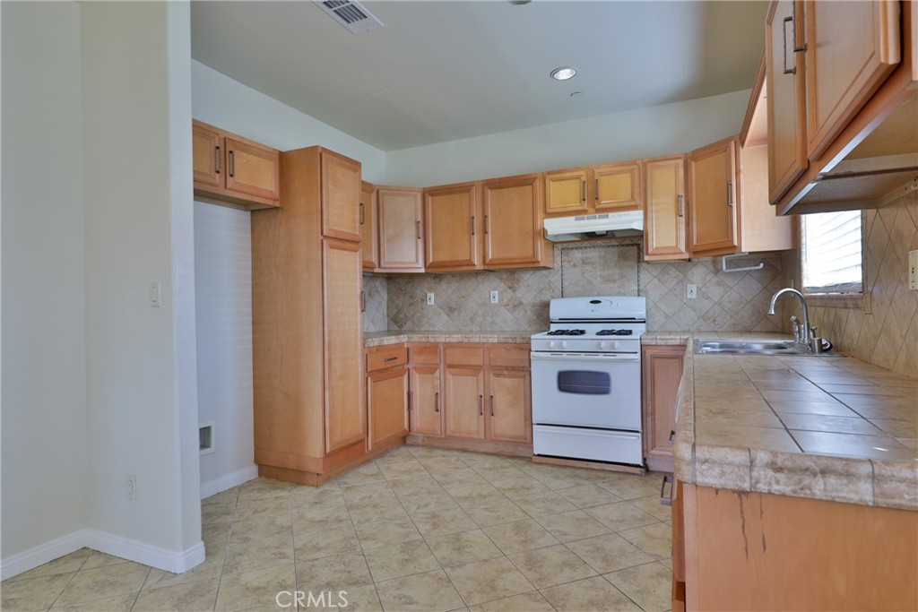 1232 E Ralston Avenue Property Photo 9