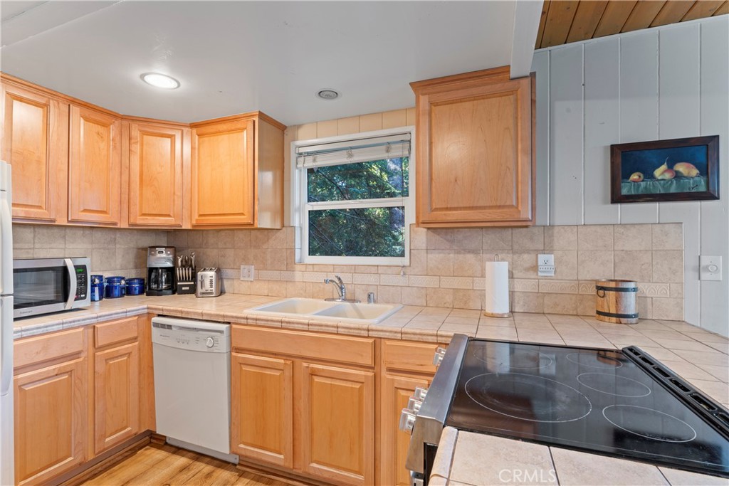 26460 Augusta Drive Property Photo 10