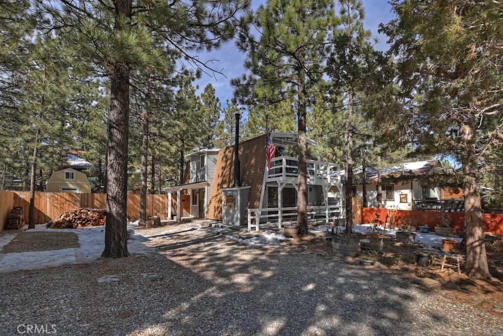 1109 Hemlock Lane Property Photo 2