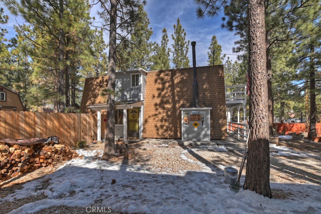 1109 Hemlock Lane Property Photo 3