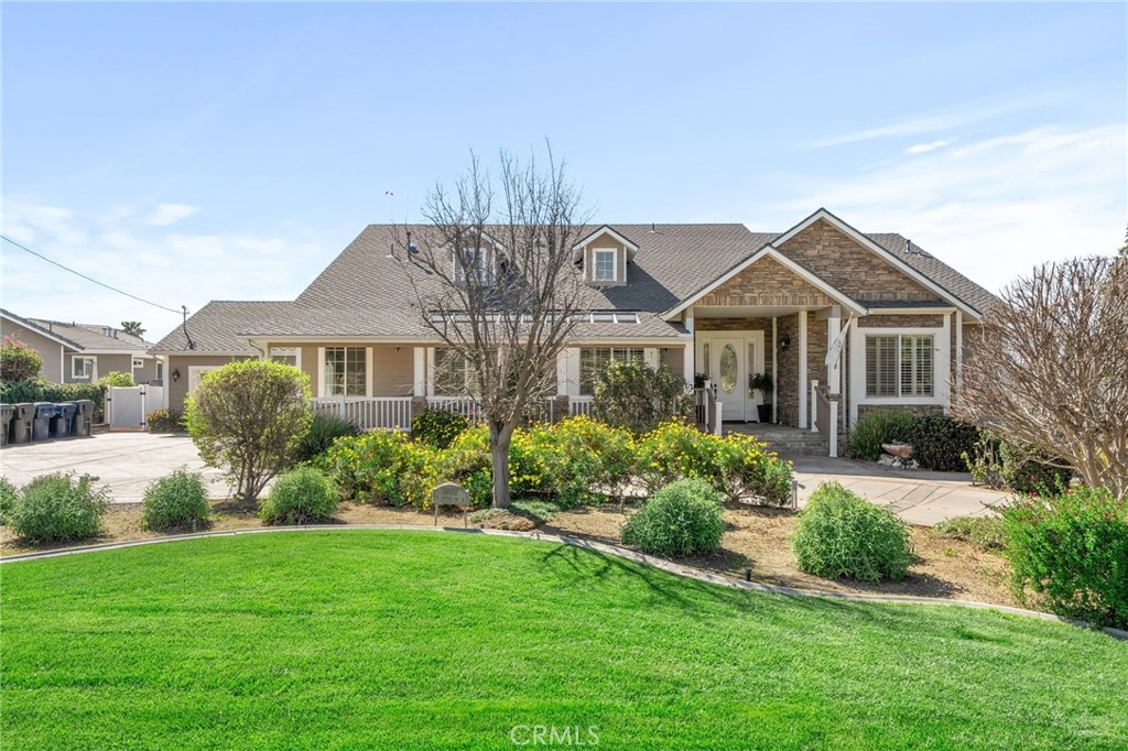 31027 E Sunset Drive N Property Photo 1