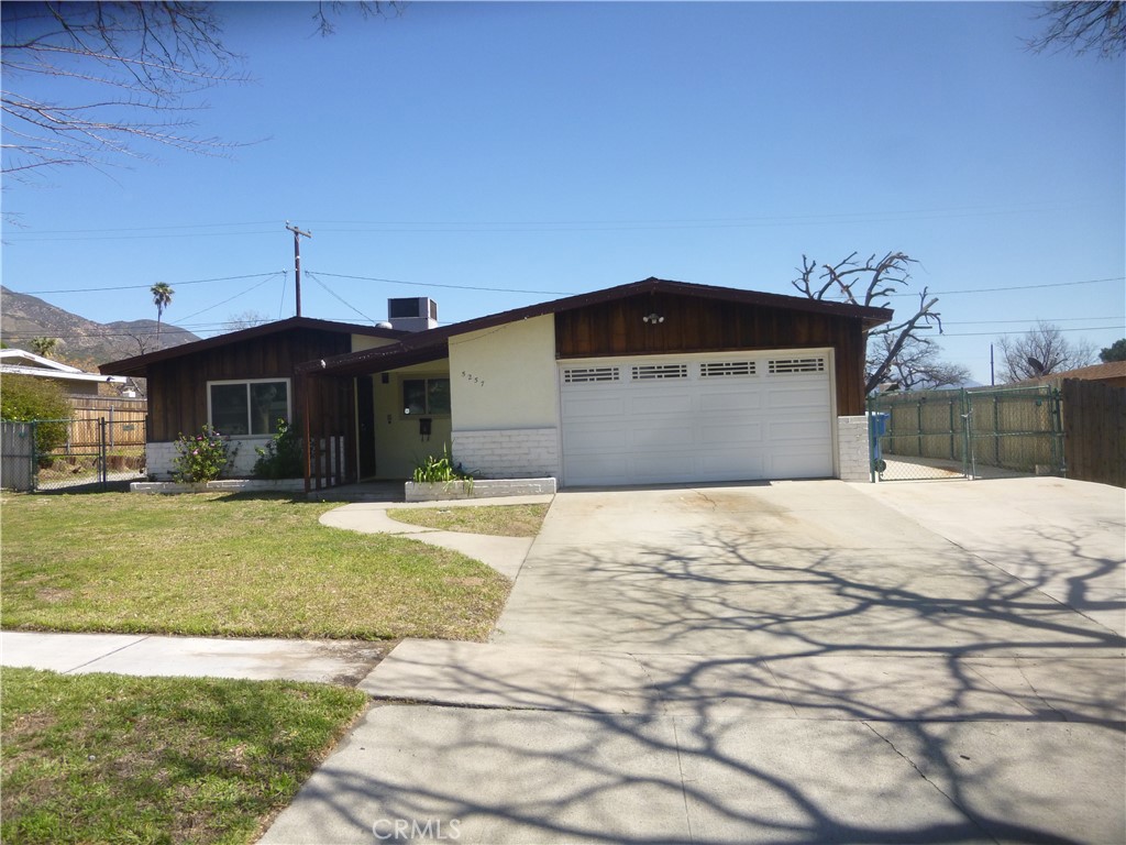 5257 Carlton Street Property Photo 2