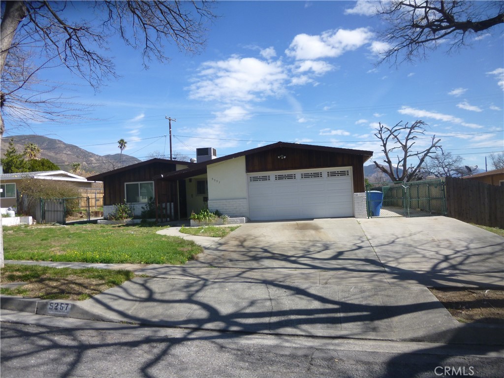 5257 Carlton Street Property Photo 3