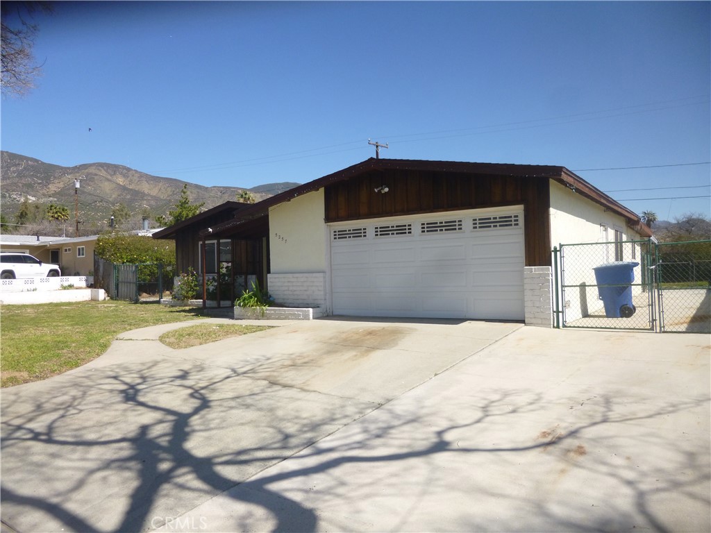 5257 Carlton Street Property Photo 4