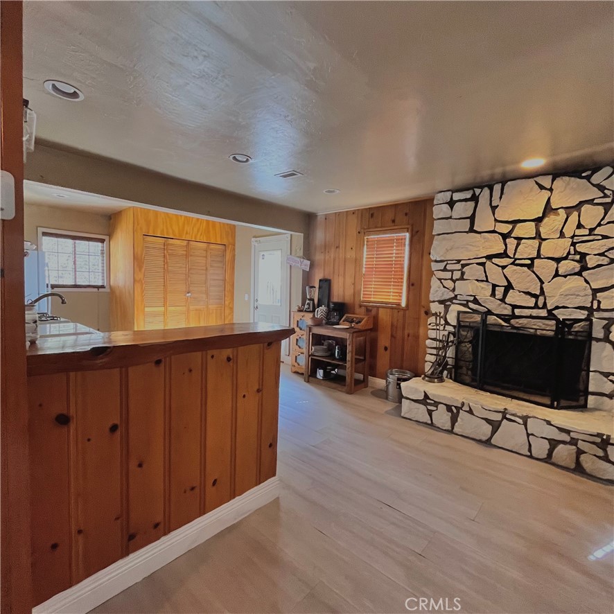 745 Sunset Lane Property Photo 6