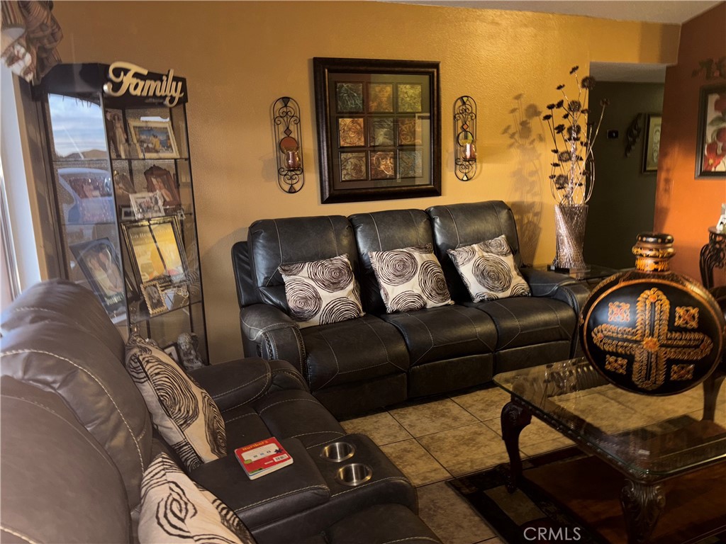 750 S 8th Street Property Photo 3