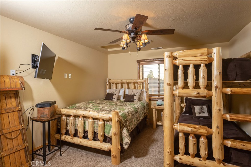 1389 Flintridge Avenue Property Photo 18
