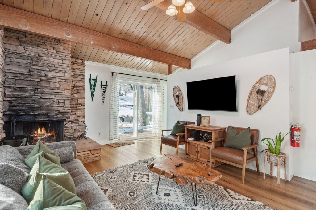 43121 Grizzly Road Property Photo 2
