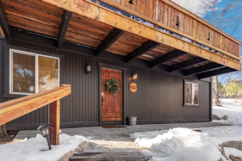 43121 Grizzly Road Property Photo 4