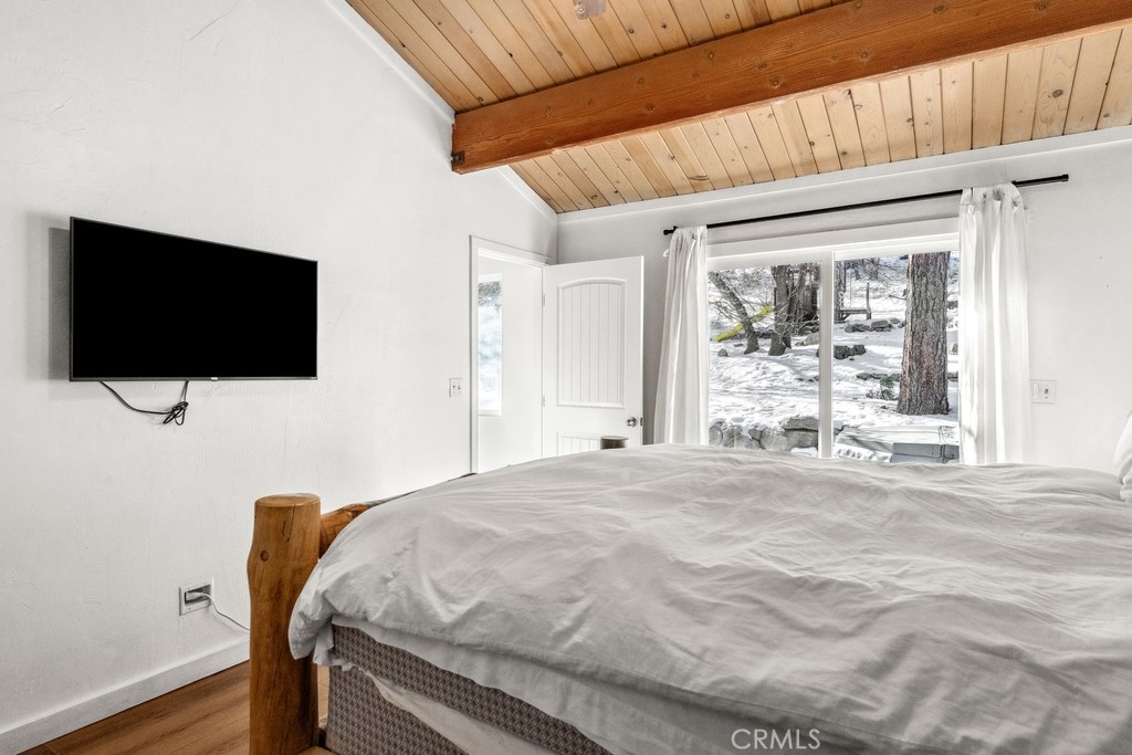 43121 Grizzly Road Property Photo 13